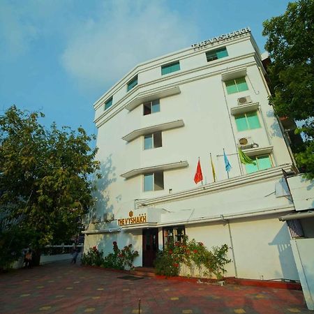 The Vyshakh Hotel Guruvāyūr Екстериор снимка