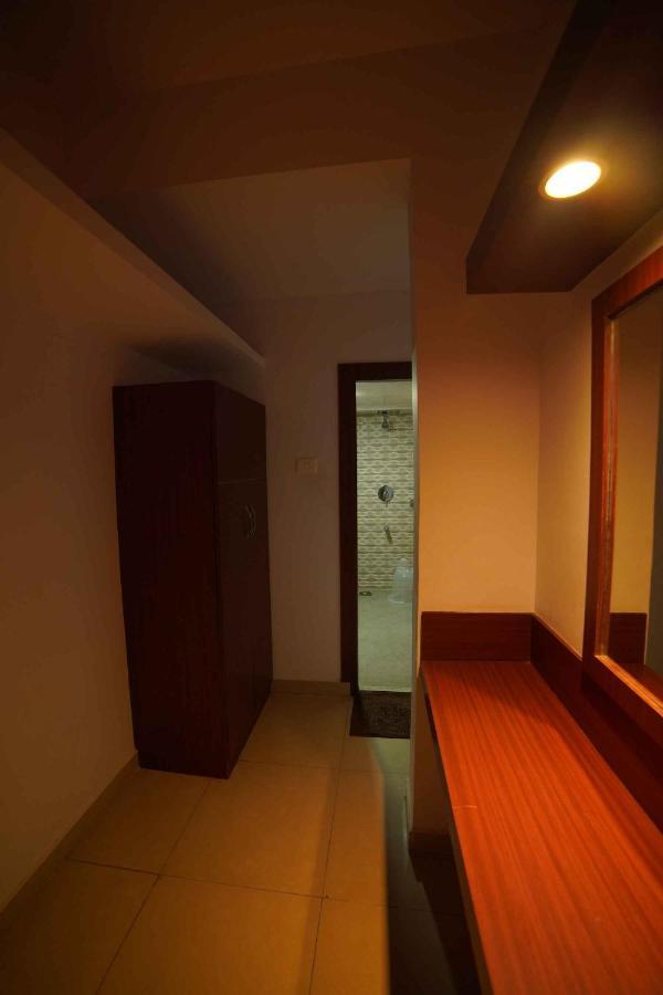 The Vyshakh Hotel Guruvāyūr Екстериор снимка
