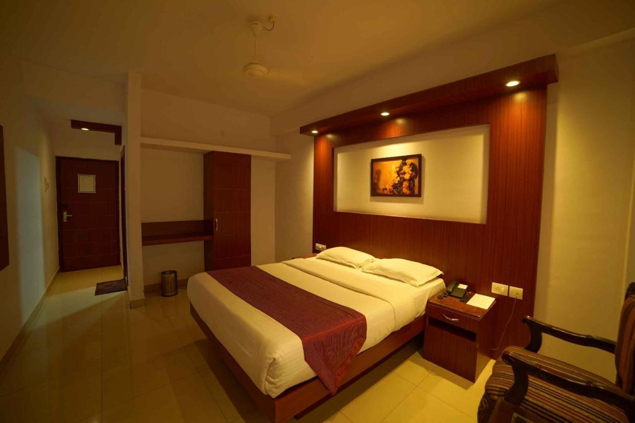 The Vyshakh Hotel Guruvāyūr Екстериор снимка