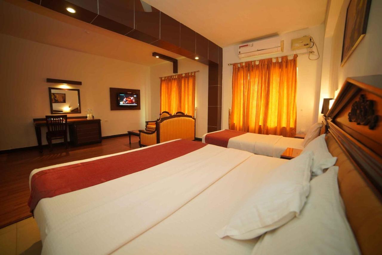 The Vyshakh Hotel Guruvāyūr Екстериор снимка