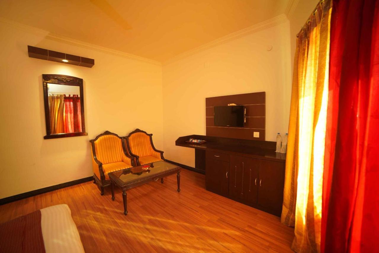 The Vyshakh Hotel Guruvāyūr Екстериор снимка