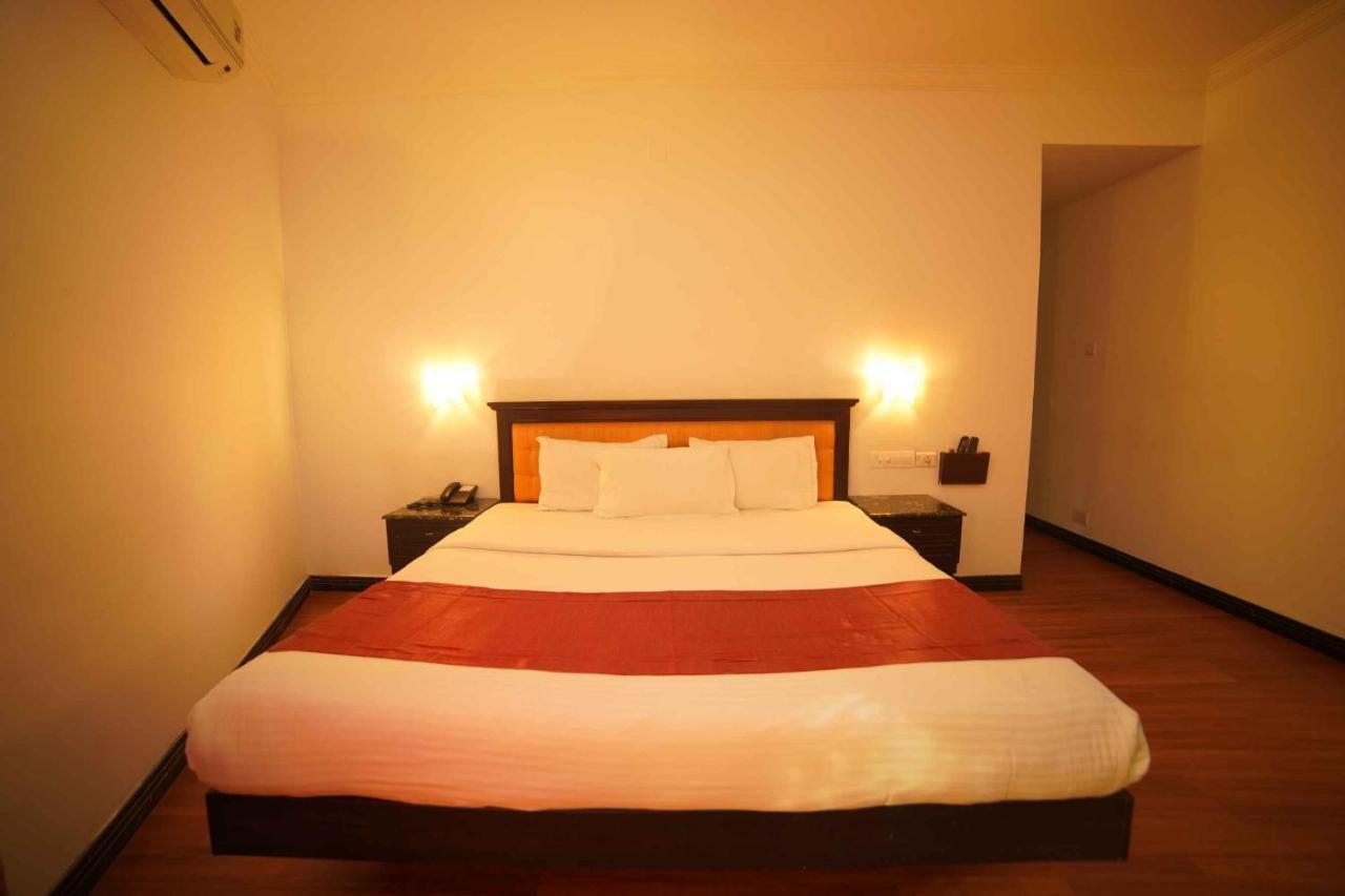 The Vyshakh Hotel Guruvāyūr Екстериор снимка