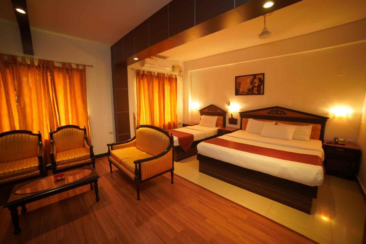 The Vyshakh Hotel Guruvāyūr Екстериор снимка