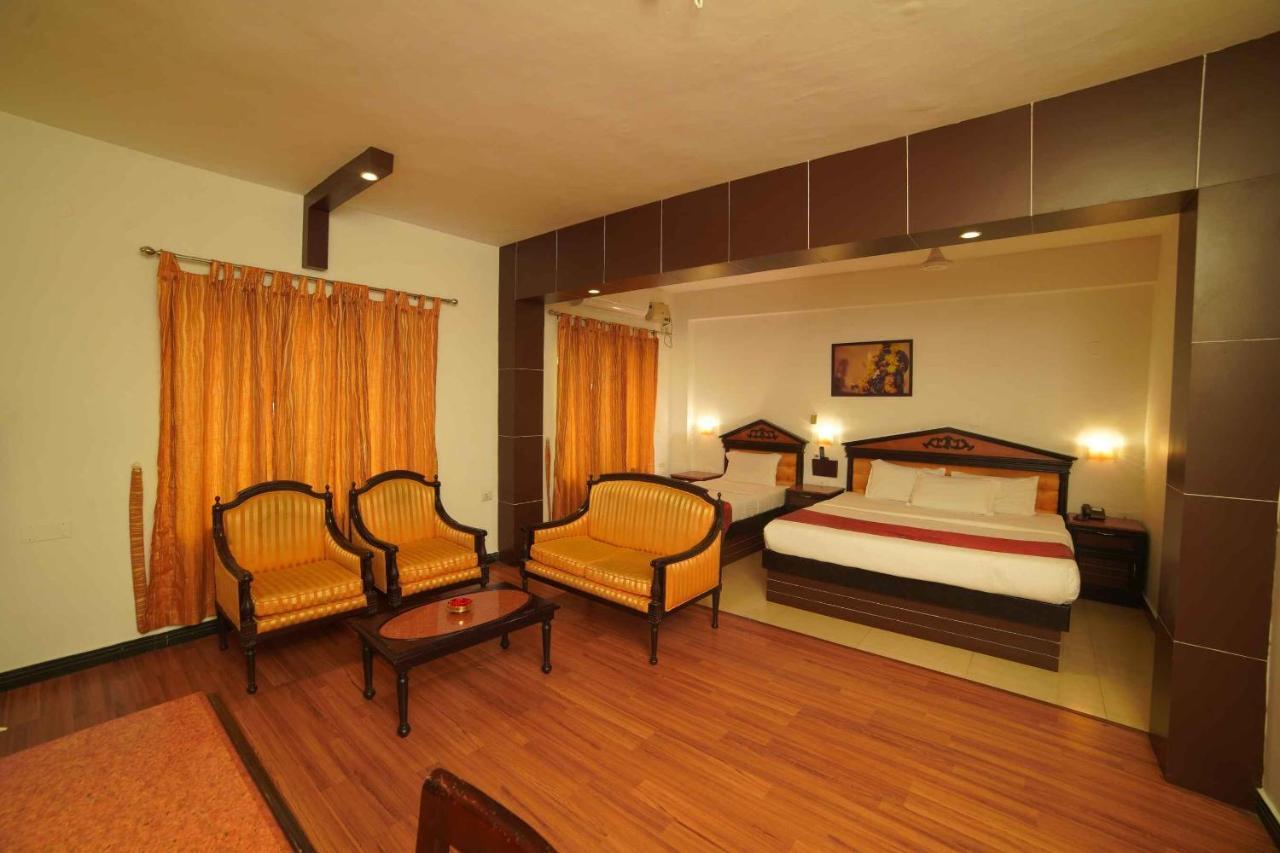 The Vyshakh Hotel Guruvāyūr Екстериор снимка