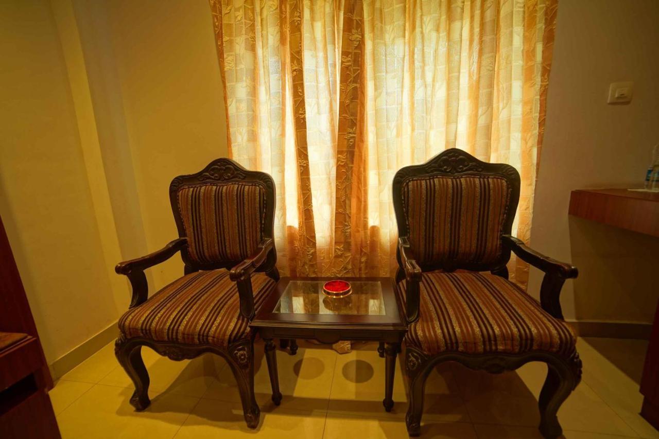 The Vyshakh Hotel Guruvāyūr Екстериор снимка