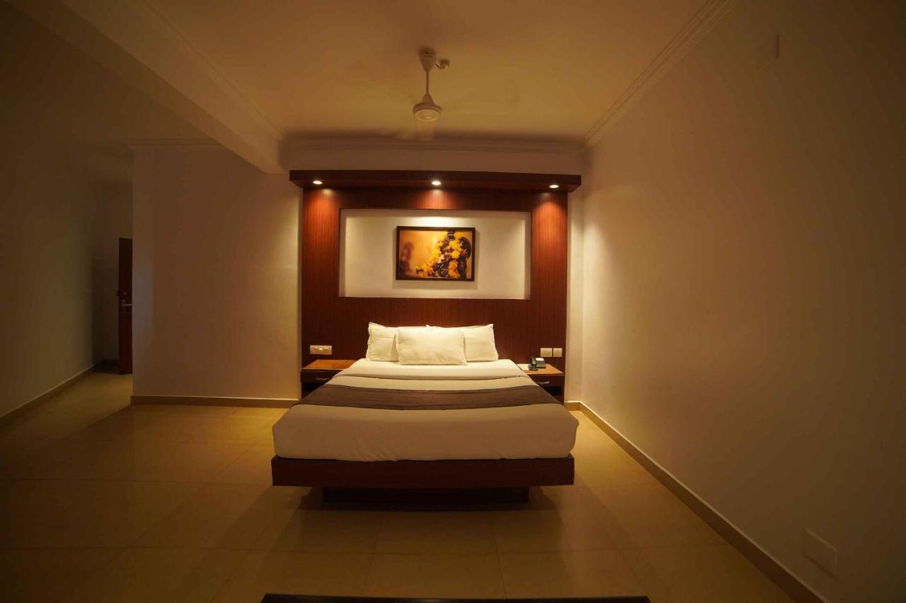 The Vyshakh Hotel Guruvāyūr Екстериор снимка