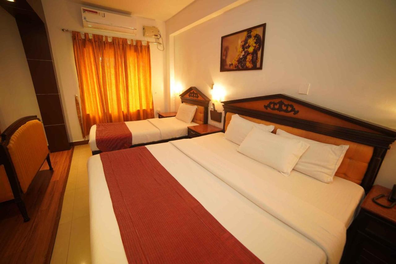The Vyshakh Hotel Guruvāyūr Екстериор снимка