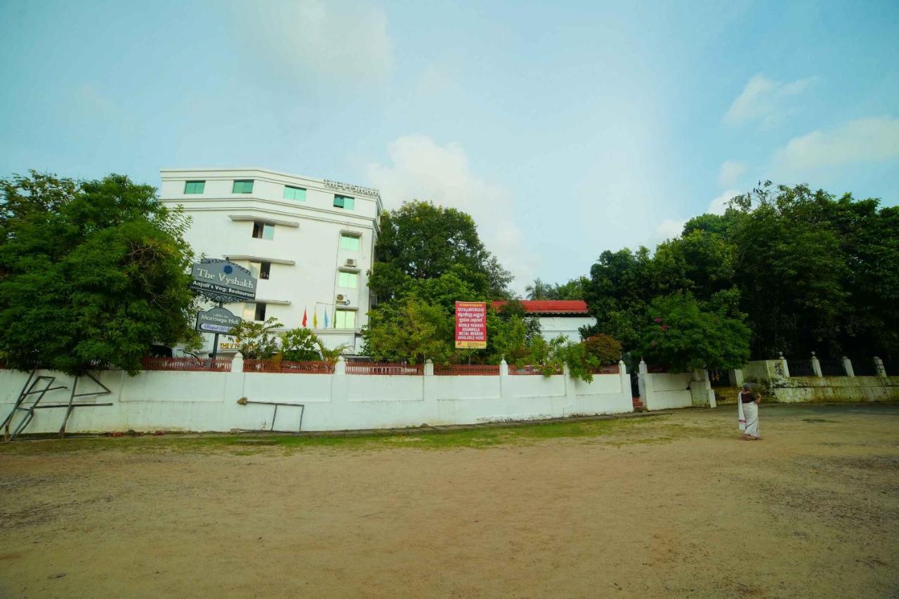 The Vyshakh Hotel Guruvāyūr Екстериор снимка