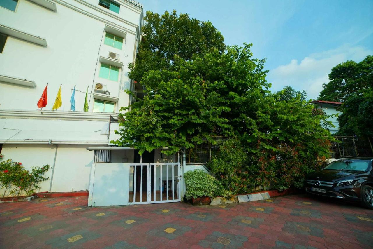 The Vyshakh Hotel Guruvāyūr Екстериор снимка