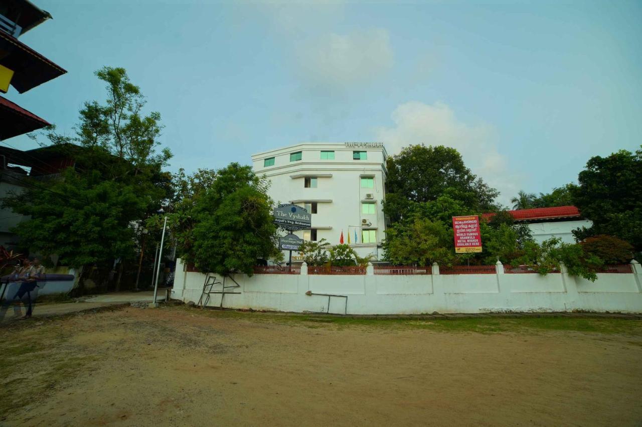 The Vyshakh Hotel Guruvāyūr Екстериор снимка