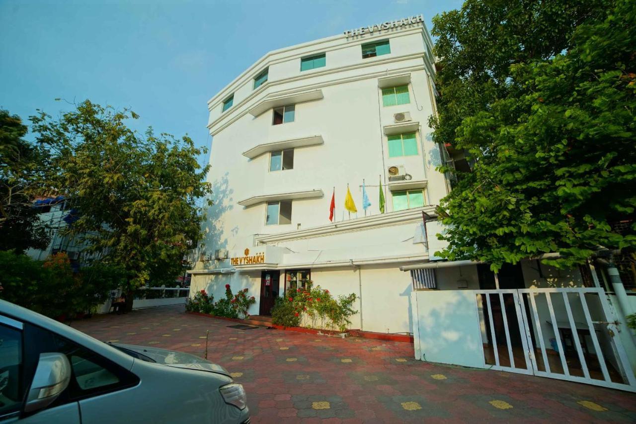 The Vyshakh Hotel Guruvāyūr Екстериор снимка